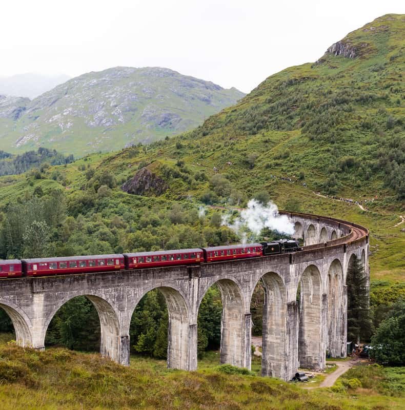 From Edinburgh: Hogwarts Express, Glenfinnan & Highland Tour